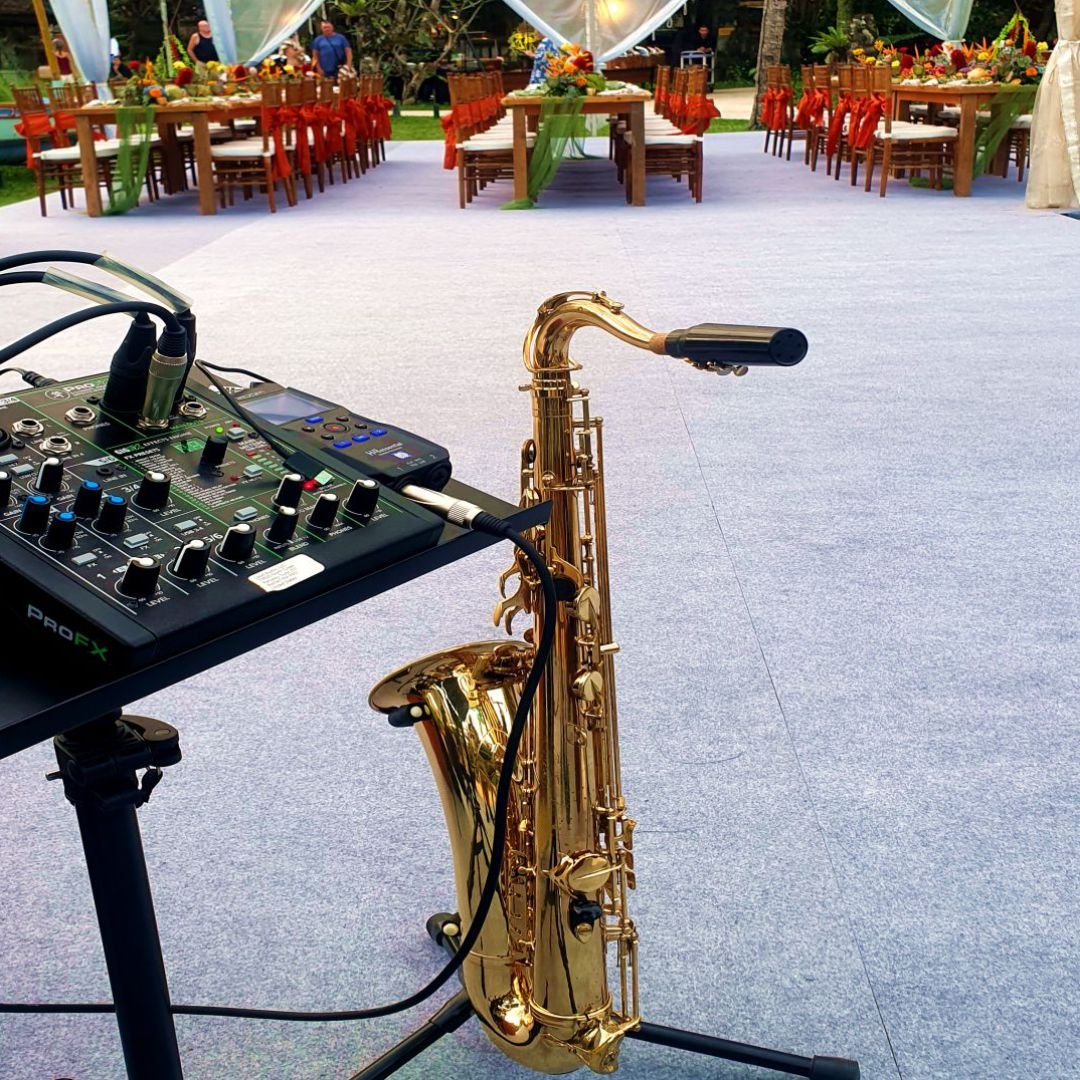 Bali wedding saxophonist, Padany Sax create relaxed jazz saxophone ambiance for a luxury event in Bali