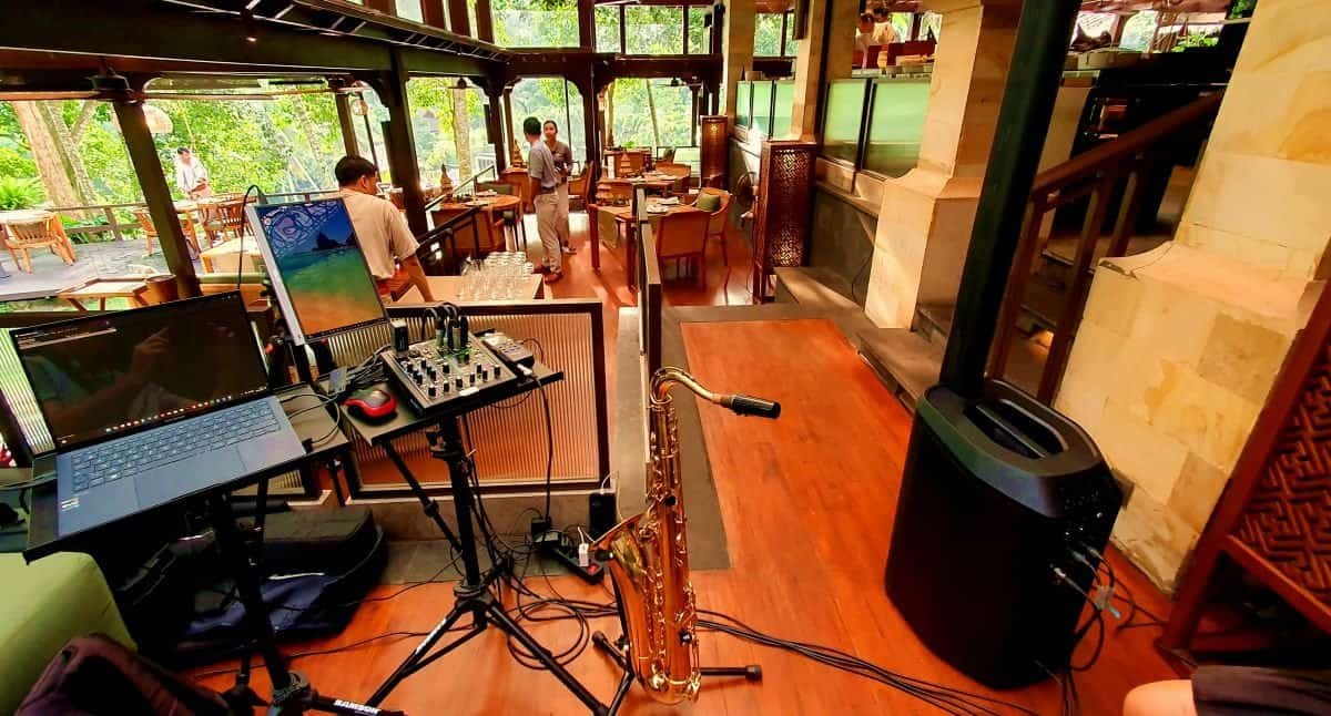 Bali entertainment with live saxophone performance in a luxury hotel