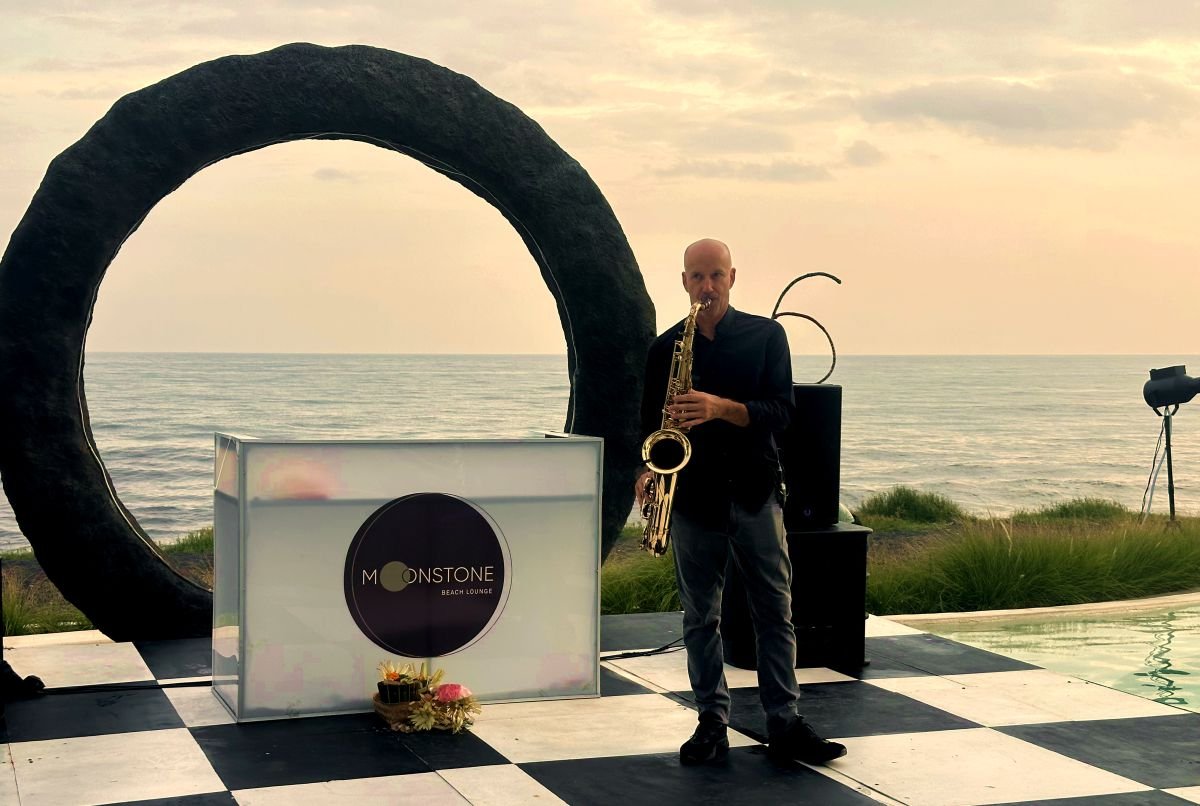Live saxophone performance by the ocean at Moonstone Beach Lounge