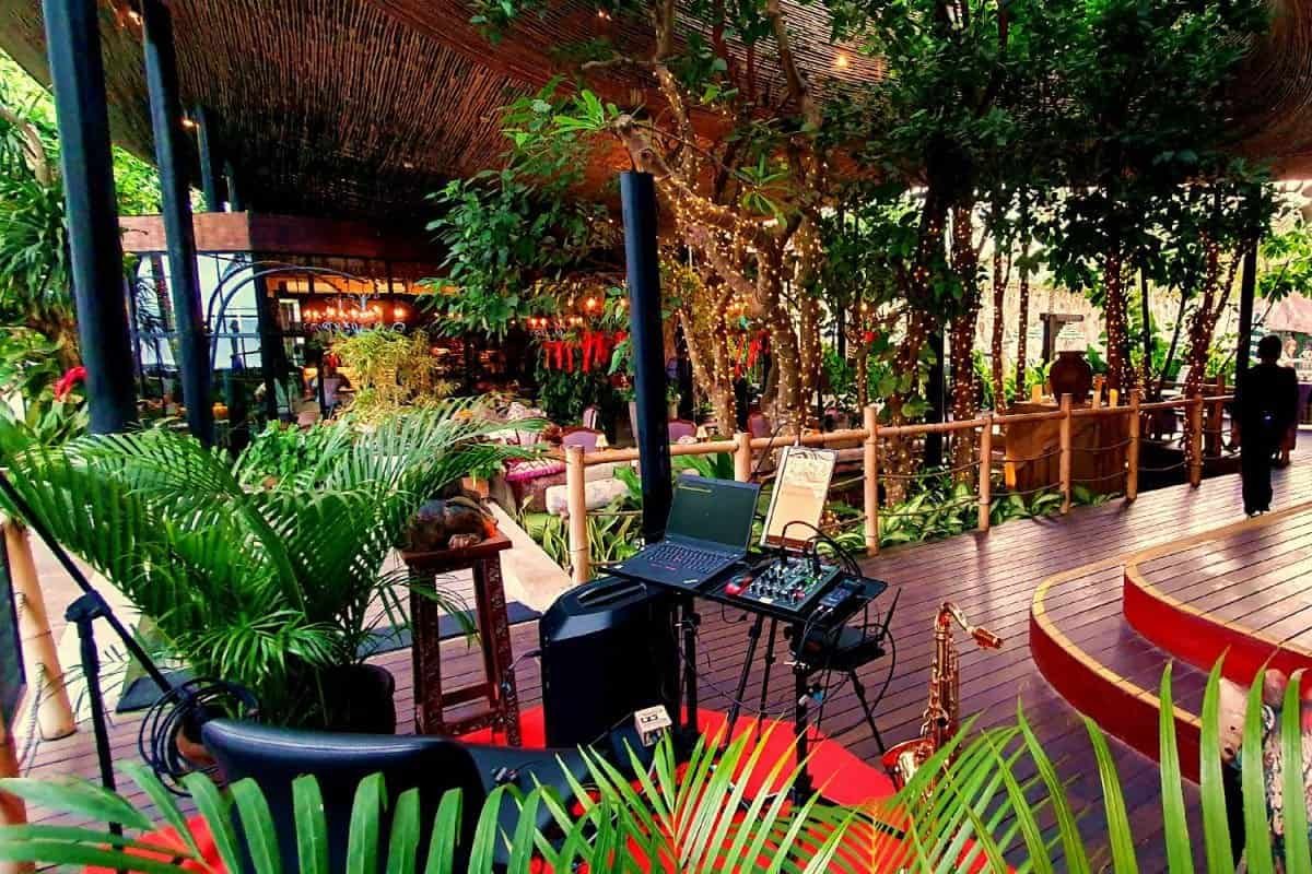 Professional saxophonist Padany Sax performing live during Valentine&rsquo;s Day 2026 in Bali for a romantic luxury dining experience.